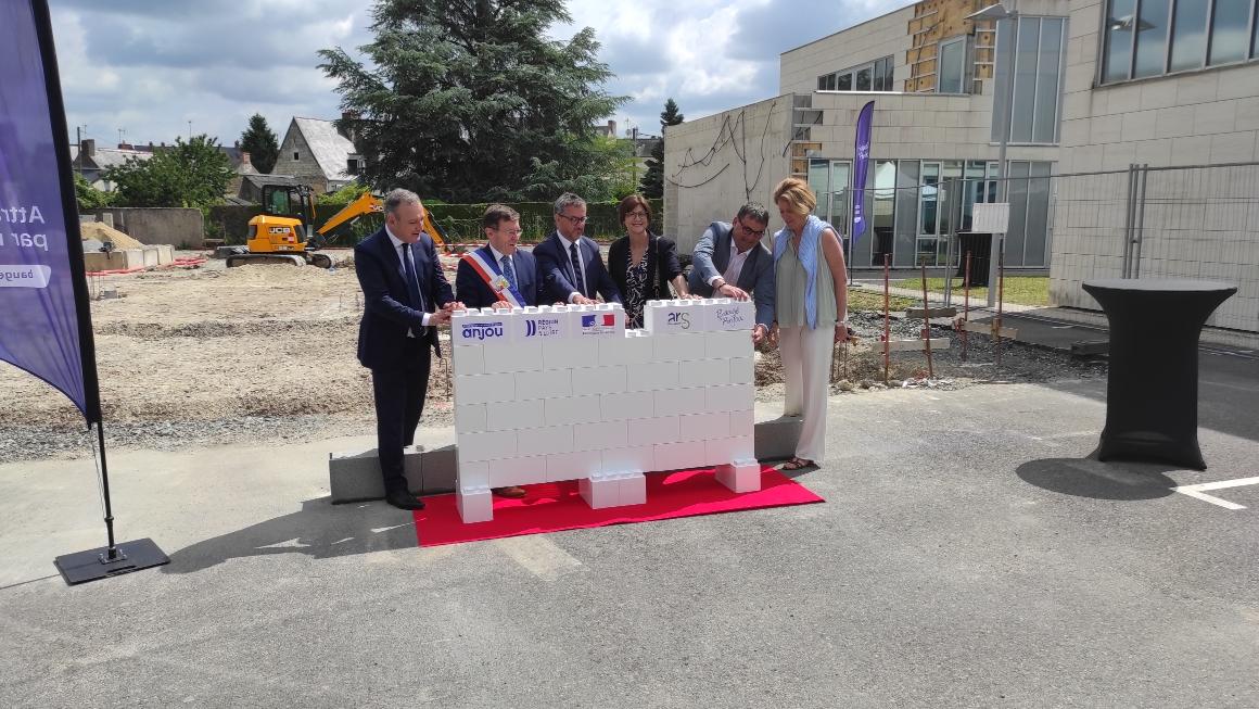 ACTU : Baugé-en-Anjou. Extension du Pôle santé : pose de la première pierre