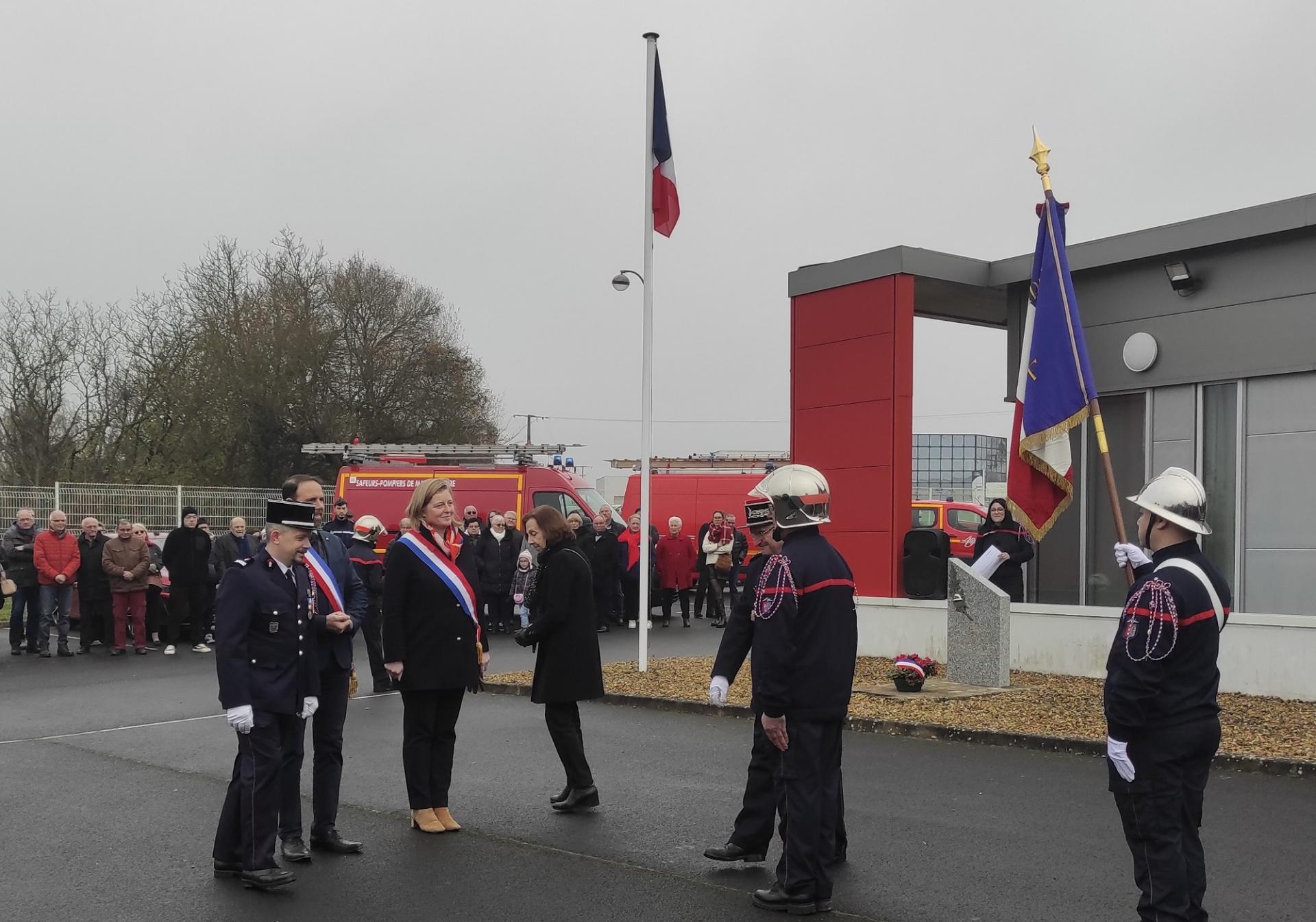 Noyant-Villages. Les pompiers se réunissent pour la Sainte-Barbe