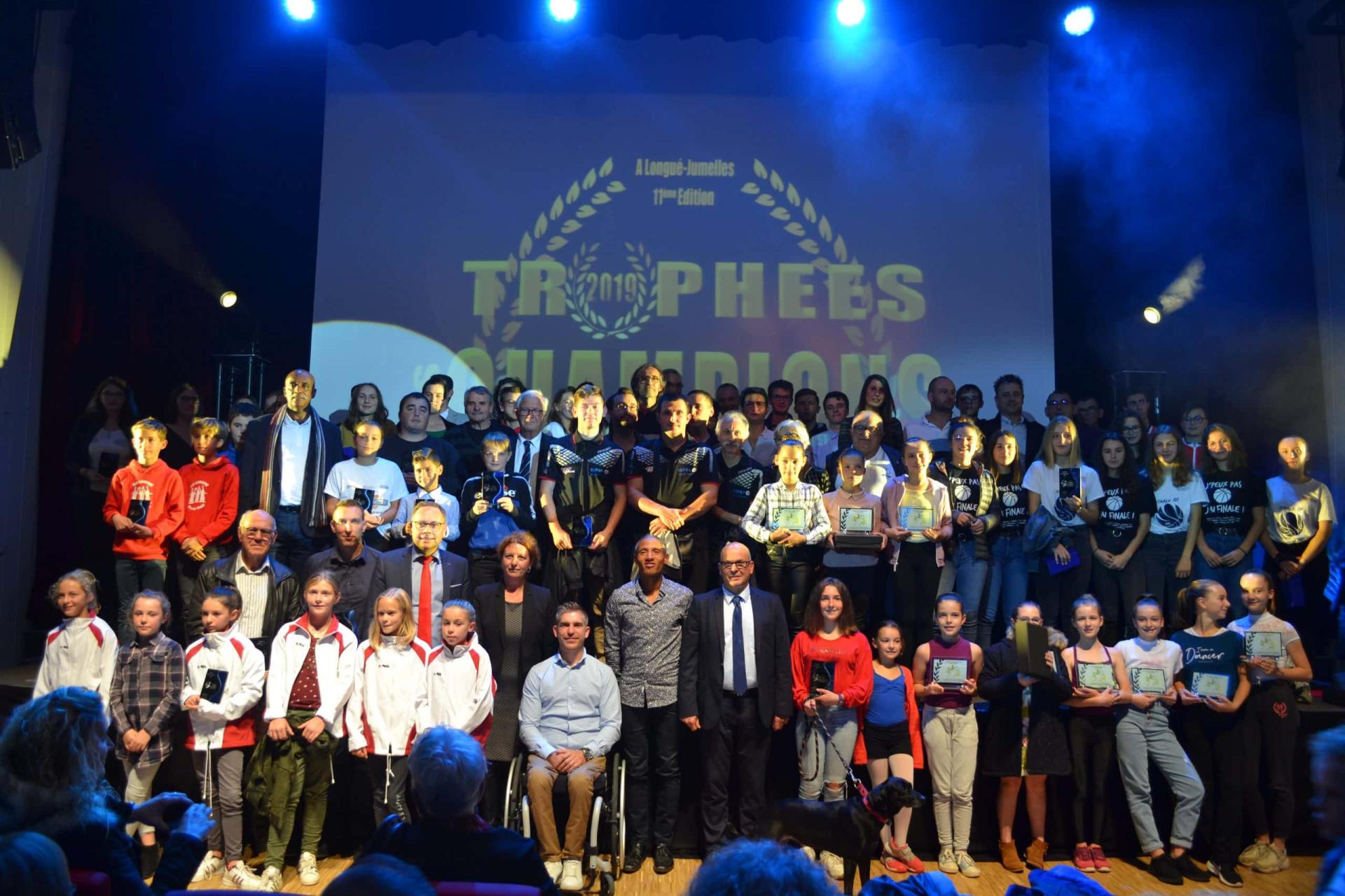 Longué-Jumelles. Les Trophées des Champions récompensent sportifs et bénévoles