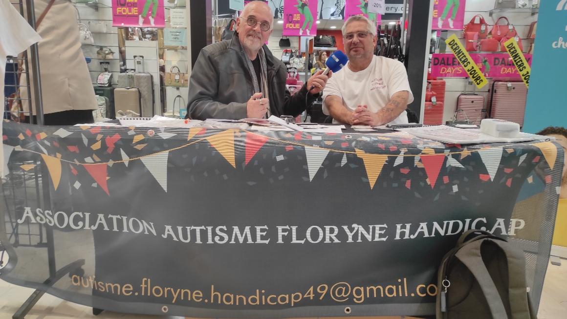 LE MICRO EN MAIN : Rencontre avec Emmanuel Noé, père engagé face à l’autisme