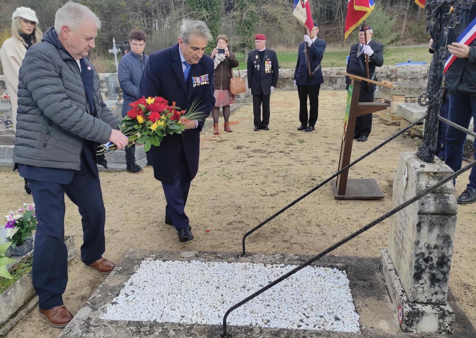 ACTU : La Lande-Chasles. Une cérémonie du souvenir au cimetière