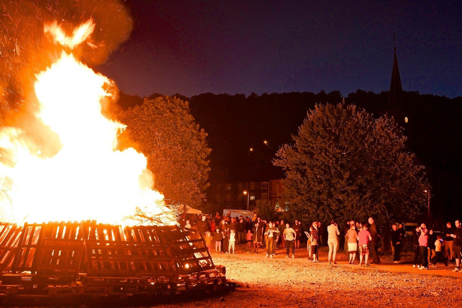 Feu de la Saint-Jean - Vernoil-le-Fourrier (49)